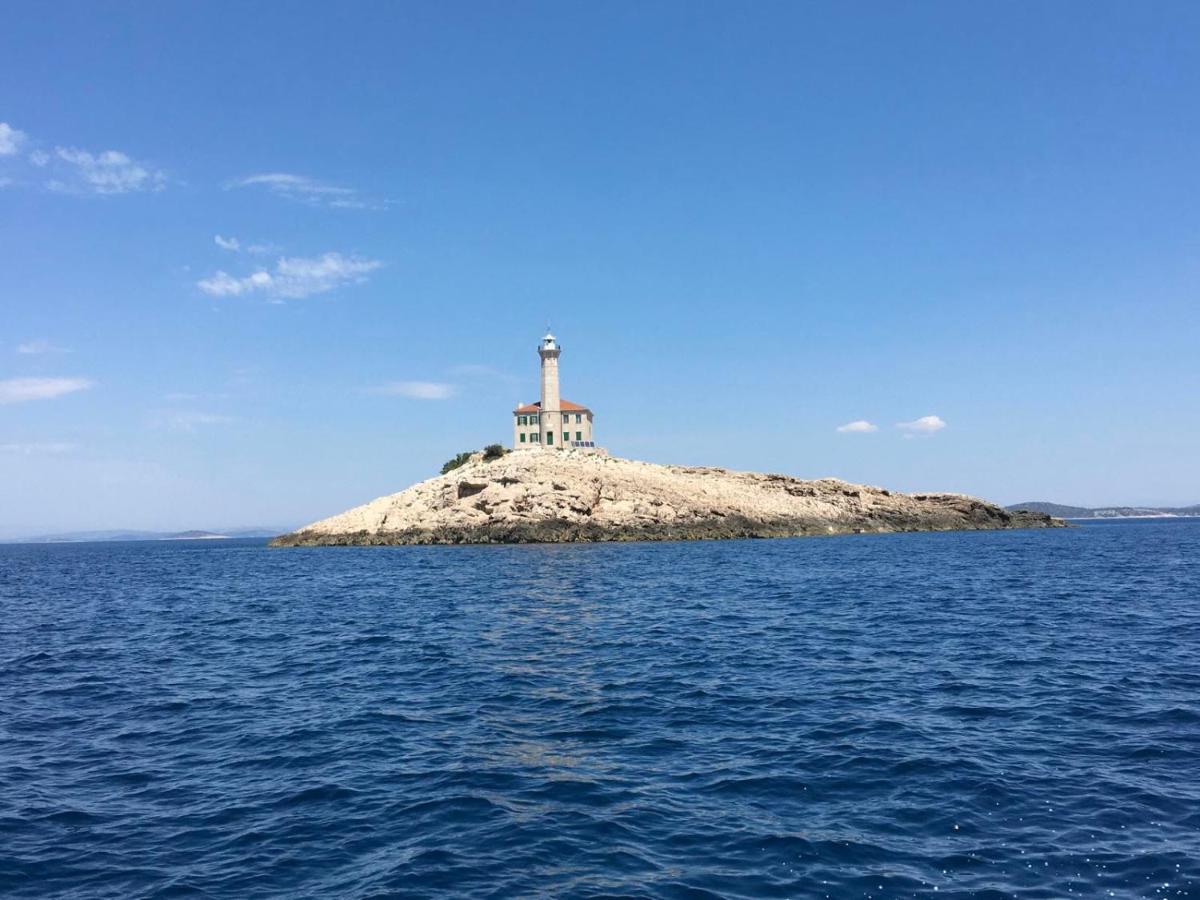 Villa Kadinela, 200M From Kamenjak, Huge Quiet Garden With Barbecue, 2 New Kitchens بريمونتيرا المظهر الخارجي الصورة