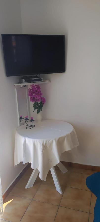 Villa Kadinela, 200M From Kamenjak, Huge Quiet Garden With Barbecue, 2 New Kitchens بريمونتيرا المظهر الخارجي الصورة