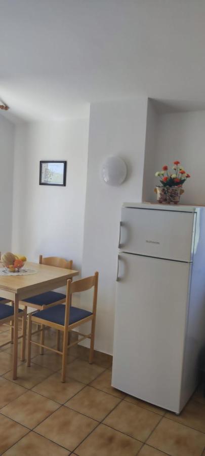 Villa Kadinela, 200M From Kamenjak, Huge Quiet Garden With Barbecue, 2 New Kitchens بريمونتيرا المظهر الخارجي الصورة