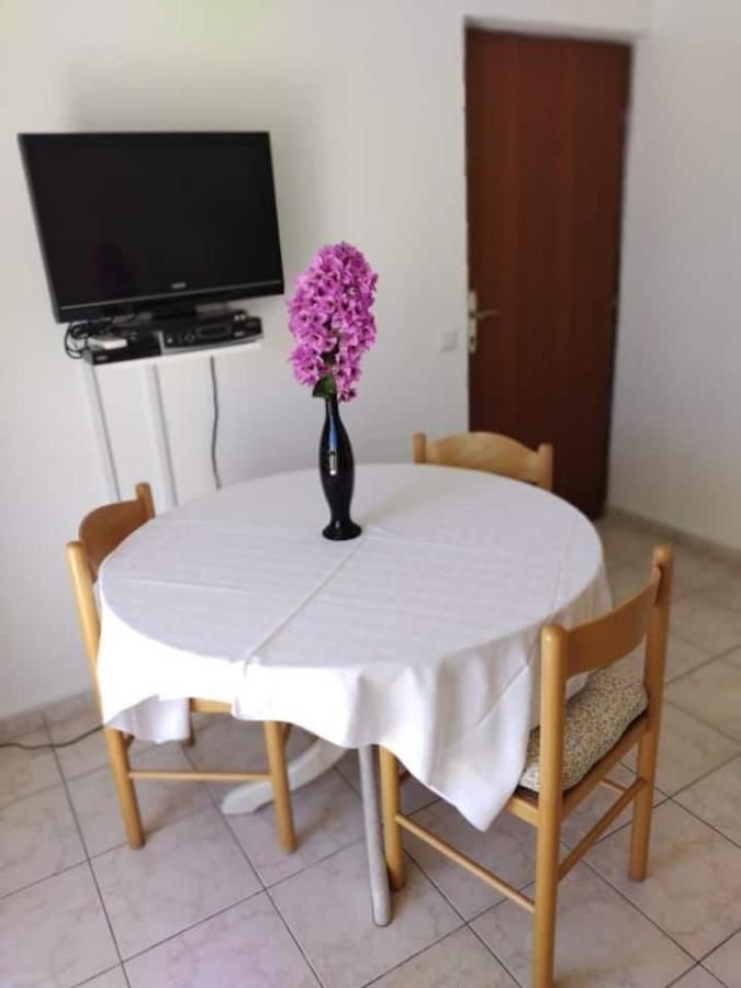 Villa Kadinela, 200M From Kamenjak, Huge Quiet Garden With Barbecue, 2 New Kitchens بريمونتيرا المظهر الخارجي الصورة