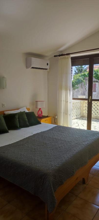 Villa Kadinela, 200M From Kamenjak, Huge Quiet Garden With Barbecue, 2 New Kitchens بريمونتيرا المظهر الخارجي الصورة